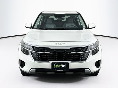 Used 2026 Kia Seltos LX FWD image 2