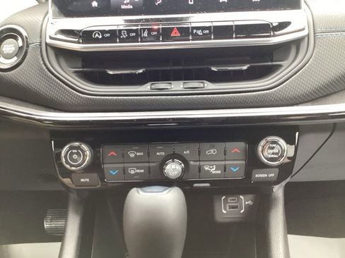 New 2026 Jeep Compass Limited AWD/4WD image 37