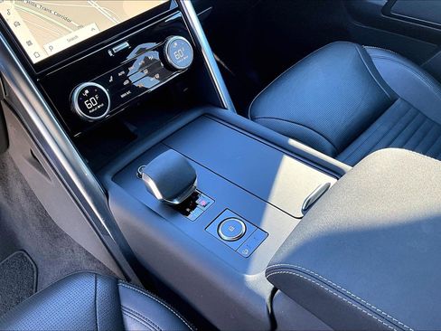 Used 2023 Land Rover Discovery S R-Dynamic image 18