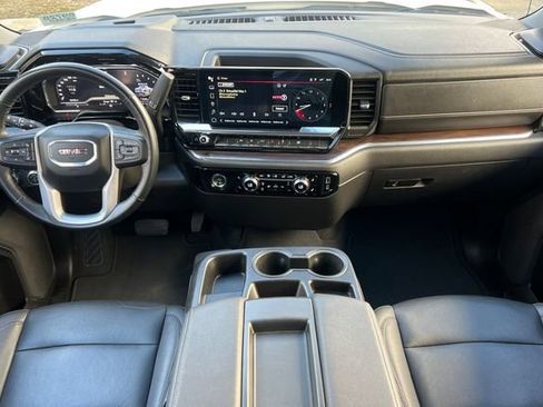 Used 2024 GMC Sierra 1500 SLT image 16