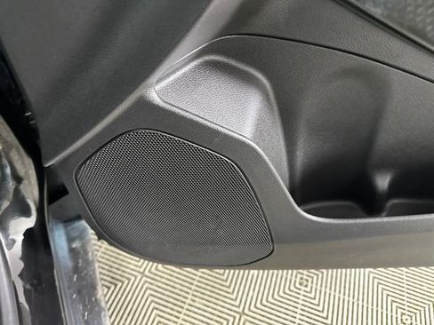 Used 2025 Chevrolet Trax LT w/ Driver Confidence Package image 29