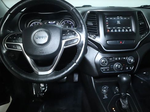 Used 2019 Jeep Cherokee Latitude Plus w/ Cold Weather Group image 28