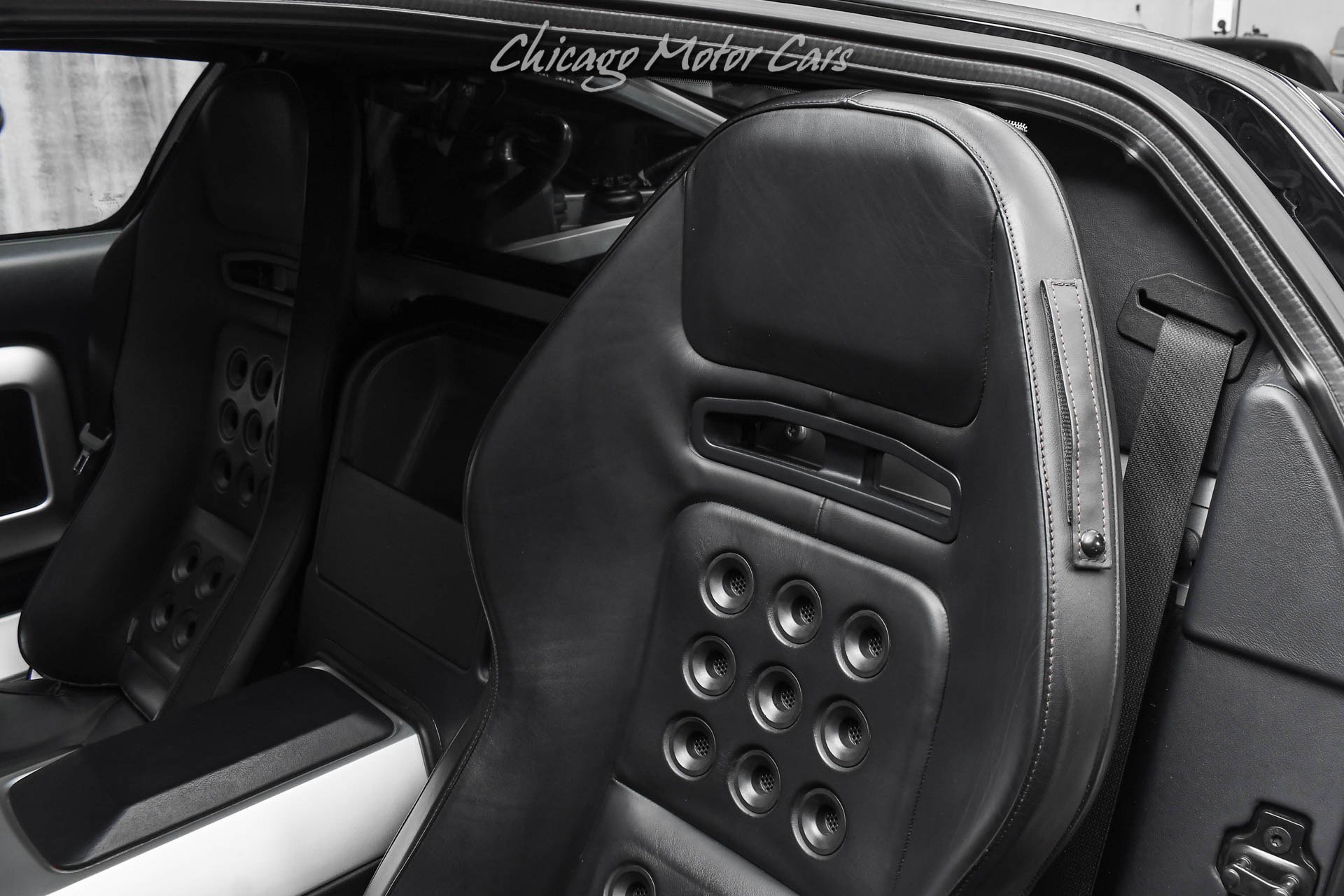 Used 2006 Ford GT RWD image 17