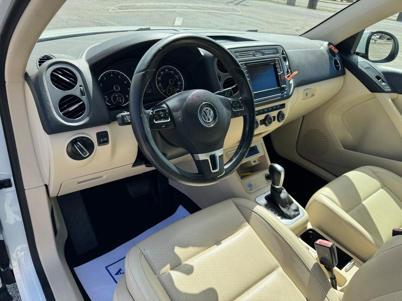 Used 2016 Volkswagen Tiguan SE FWD image 19