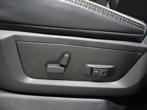 Used 2024 RAM 2500 Laramie w/ Chrome Bumper Package image 13