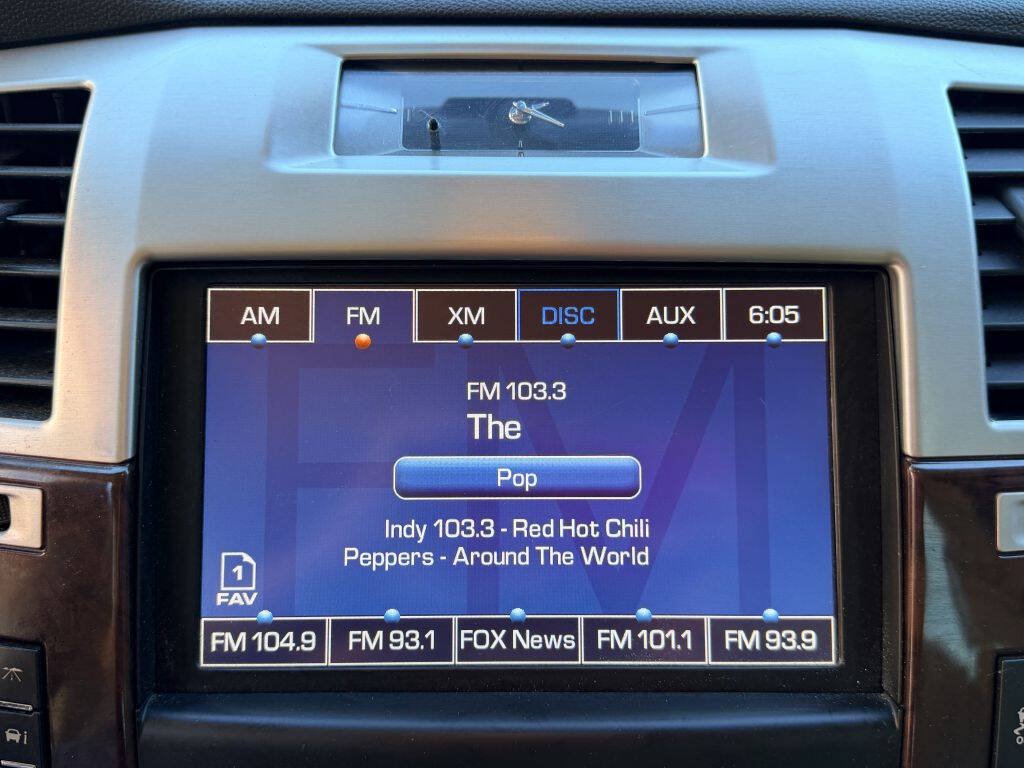 Used 2014 Cadillac Escalade Luxury RWD image 21