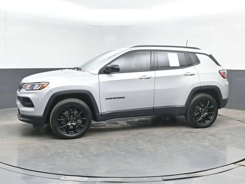 Used 2025 Jeep Compass Latitude w/ Altitude Special Edition AWD/4WD image 11