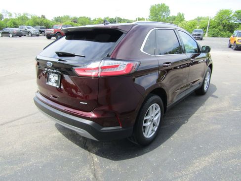Used 2024 Ford Edge SEL w/ Convenience Package AWD/4WD image 6