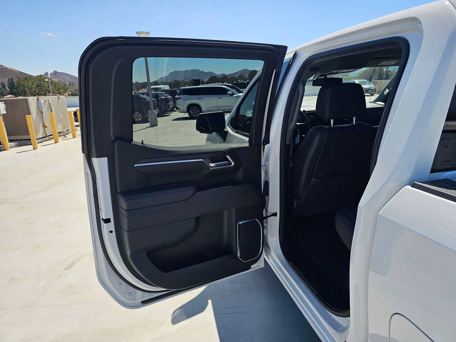 Used 2025 GMC Sierra 1500 SLT RWD image 15