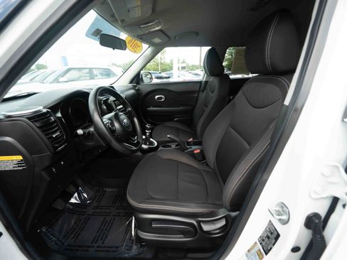 Used 2016 Kia Soul FWD image 9