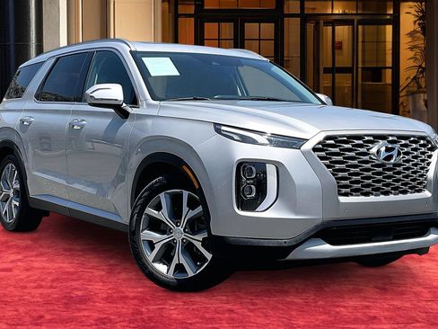 Used 2022 Hyundai Palisade SEL w/ Convenience Package FWD image 2