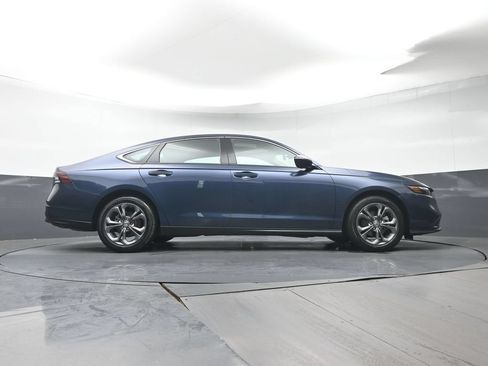 Used 2023 Honda Accord EX image 32