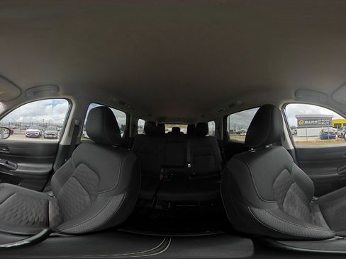 Used 2025 Nissan Pathfinder SV image 41