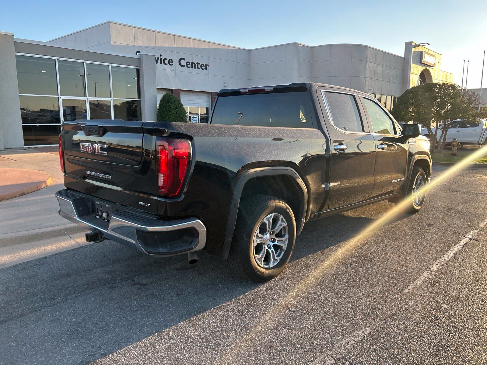 Used 2025 GMC Sierra 1500 SLT RWD image 3