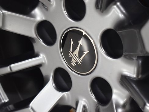 Certified 2024 Maserati Grecale GT image 19