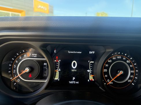 Used 2024 Jeep Gladiator Sport image 13