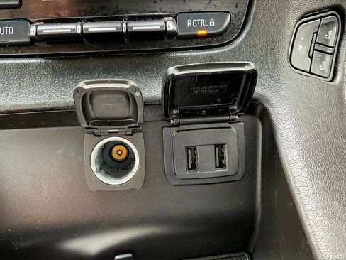 Used 2019 GMC Yukon XL SLT w/ Premium Edition image 26