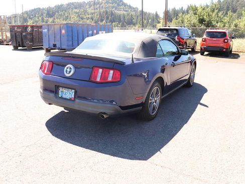 Used 2010 Ford Mustang Convertible RWD image 5
