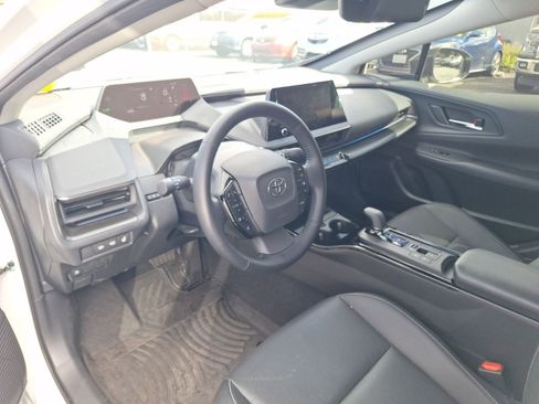 Used 2025 Toyota Prius image 11