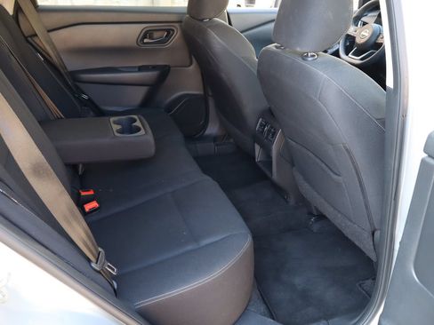 Used 2024 Nissan Rogue S AWD/4WD image 17