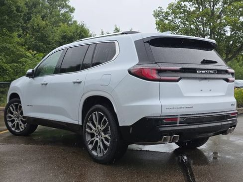New 2026 GMC Acadia Denali Ultimate w/ LPO, Floor Liner Package AWD/4WD image 14