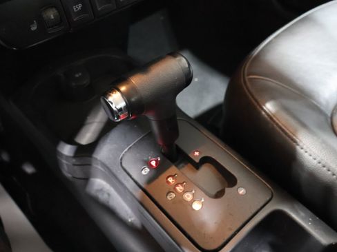 Used 2010 Volkswagen Beetle Coupe image 20