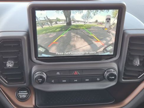 Used 2021 Ford Bronco Sport Outer Banks w/ Outer Banks Package (96D) image 13