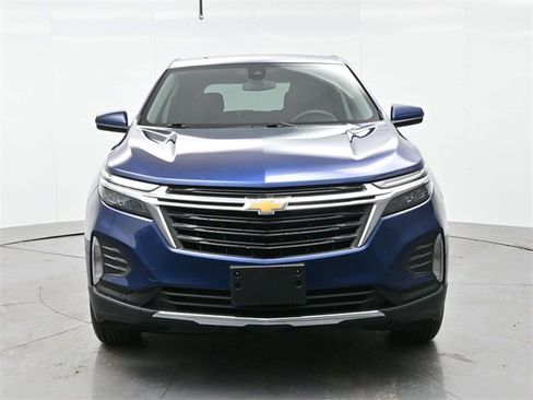 Used 2023 Chevrolet Equinox LT image 2