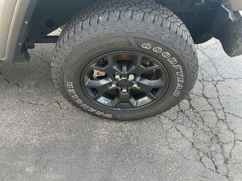 Used 2022 Jeep Wrangler Unlimited Sport image 32