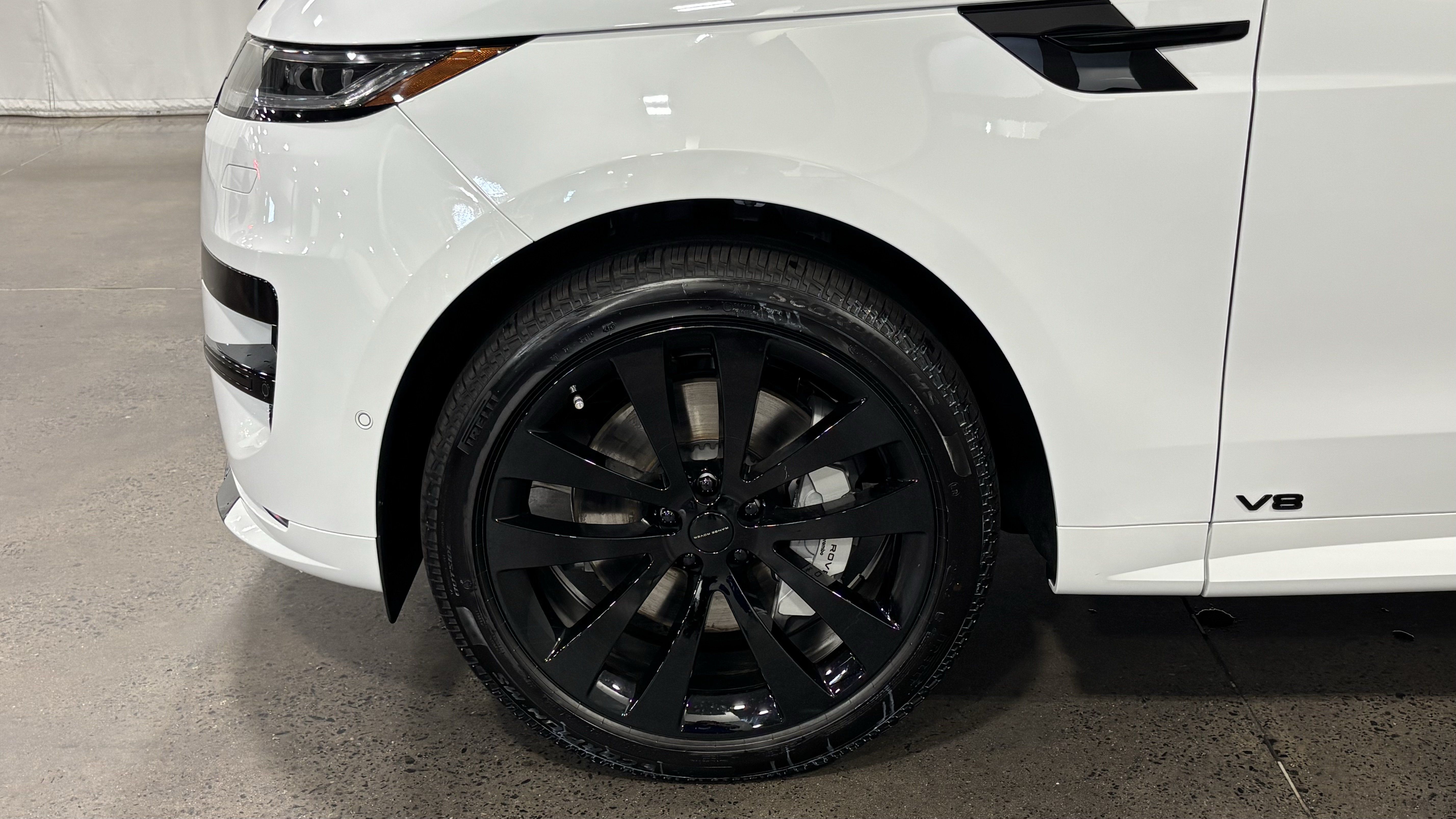 New 2026 Land Rover Range Rover Sport Dynamic SE AWD/4WD image 10