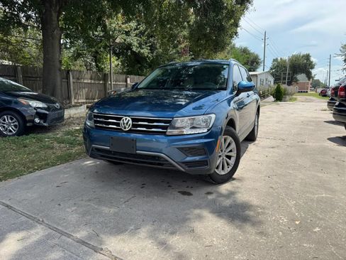 Used 2020 Volkswagen Tiguan S FWD image 2