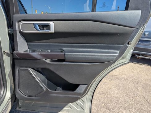 Used 2020 Ford Explorer XLT w/ Comfort Package image 19