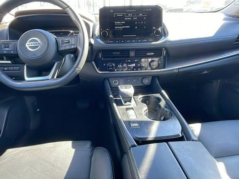 Used 2021 Nissan Rogue SL w/ Premium Package image 17