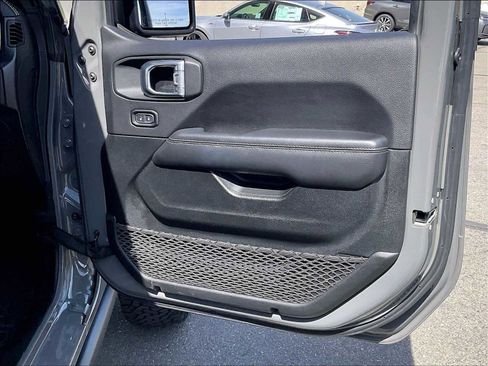 Used 2021 Jeep Wrangler Unlimited Rubicon AWD/4WD image 23