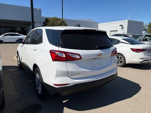 Used 2020 Chevrolet Equinox LS w/ LS Convenience Package FWD image 4