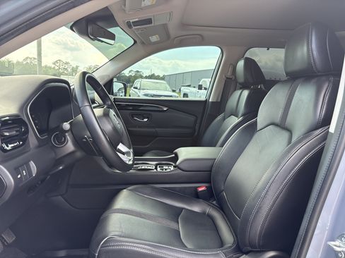 Used 2024 Honda Pilot Touring image 8
