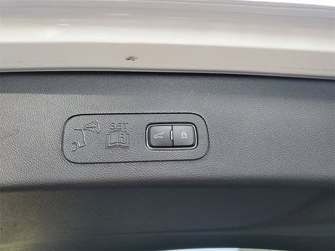 Certified 2023 Lincoln Aviator Reserve w/ Equipment Group 201A image 7