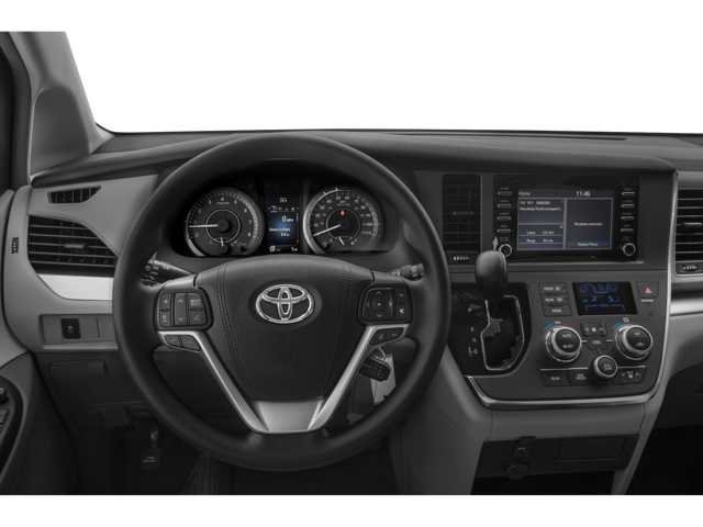 Used 2018 Toyota Sienna XLE w/ XLE Navigation Package AWD/4WD image 4