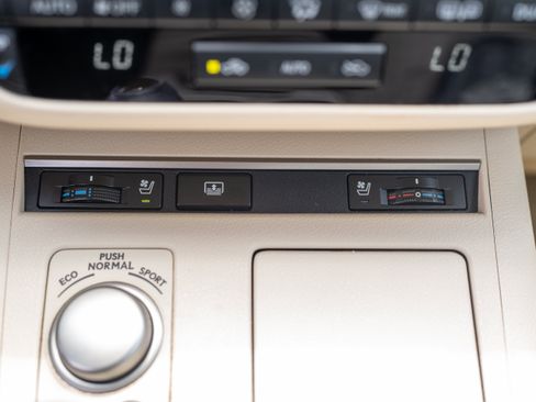 Used 2013 Lexus ES 350 w/ Luxury Pkg FWD image 33