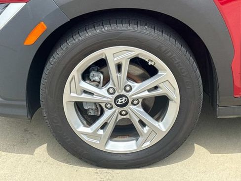 Used 2023 Hyundai Kona SEL FWD image 5