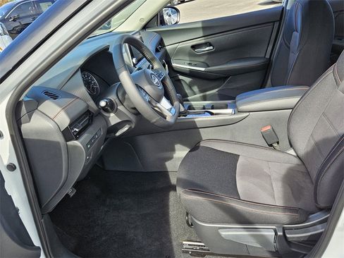 New 2025 Nissan Sentra SR image 3