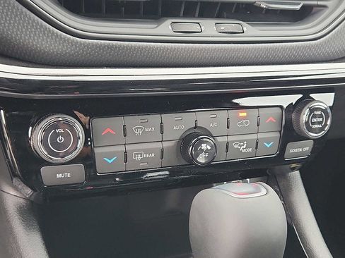 New 2026 Jeep Compass Limited image 11