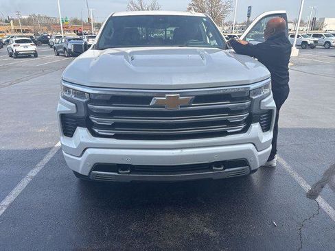 Used 2024 Chevrolet Silverado 1500 High Country image 16