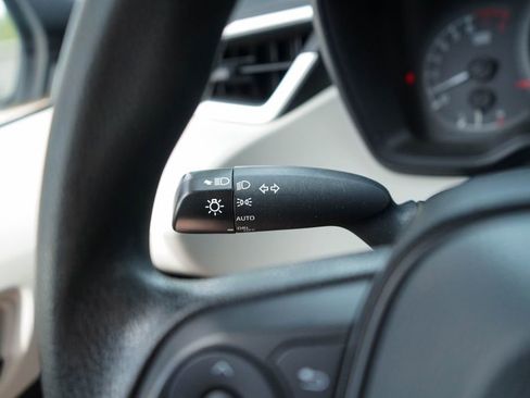 Used 2022 Toyota Corolla L image 27