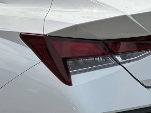 Used 2024 Hyundai Elantra SEL FWD image 12