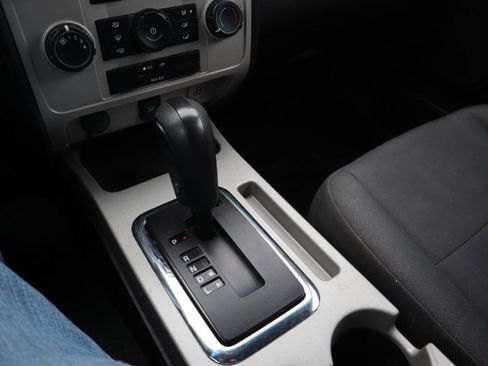 Used 2011 Ford Escape XLT image 29