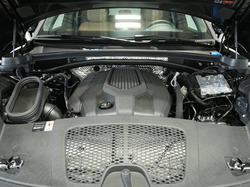 New 2026 Porsche Macan image 30