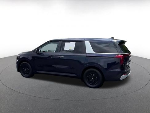 Used 2026 Kia Carnival FWD image 10