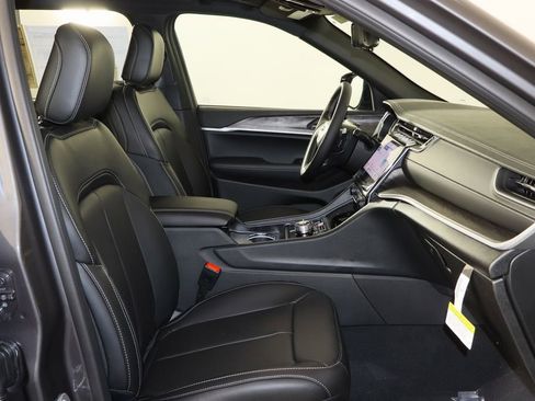 New 2025 Jeep Grand Cherokee L Limited image 20