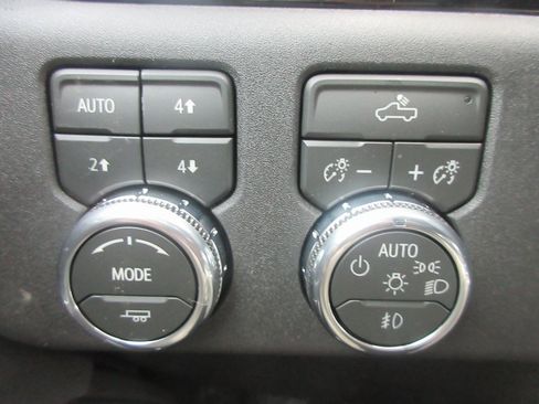 New 2026 GMC Sierra 1500 Elevation image 17